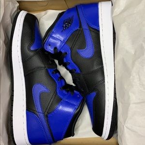 Jordan 1 mid Royal